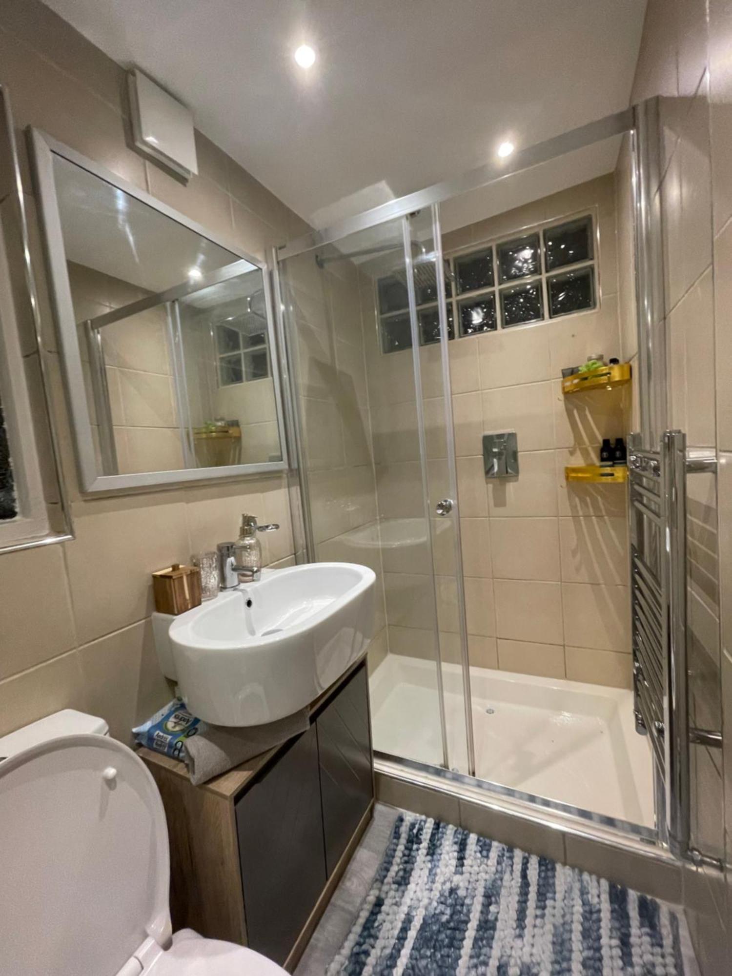 Queen Bedroom In Maida Vale Лондон Екстер'єр фото