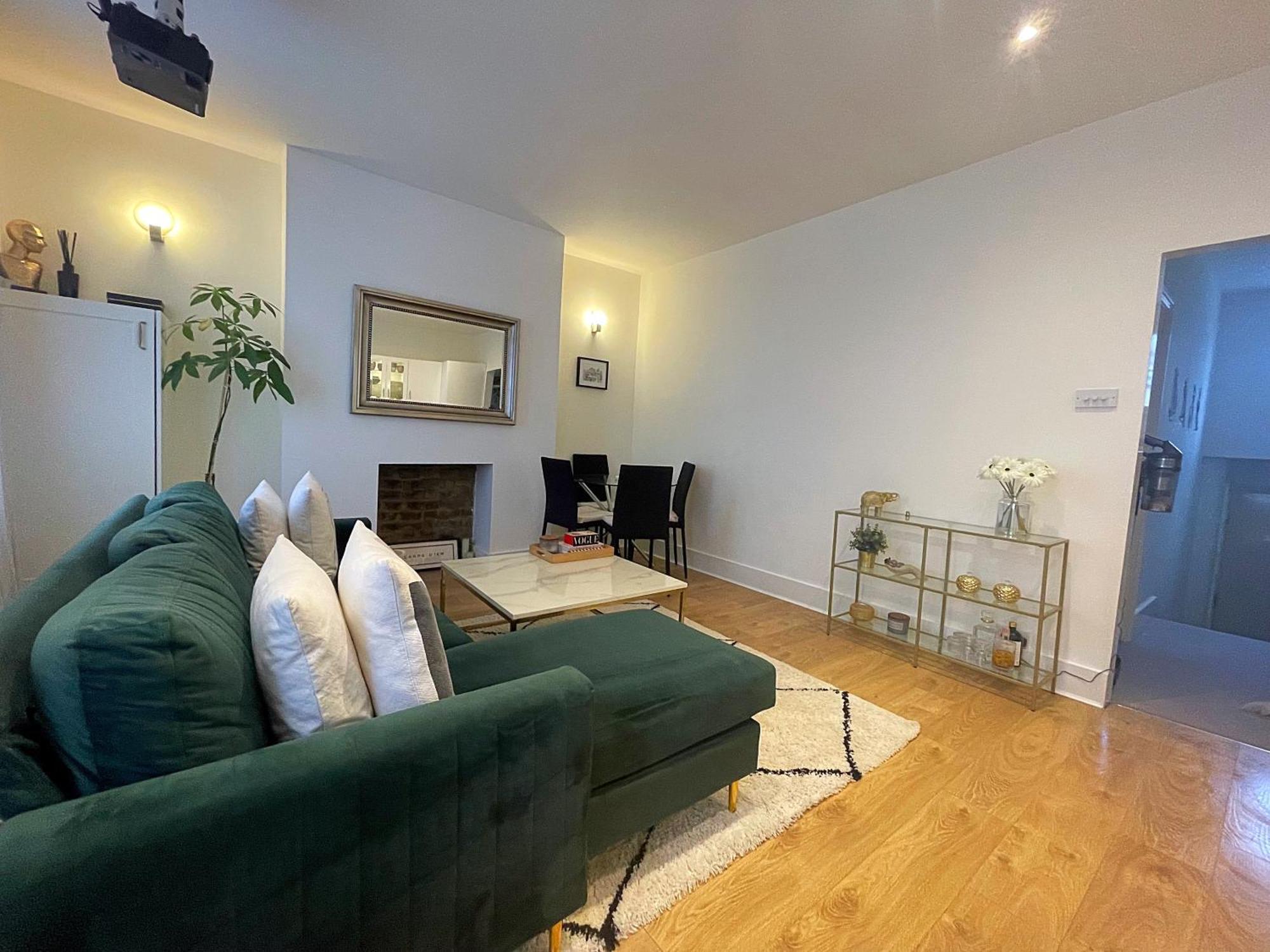Queen Bedroom In Maida Vale Лондон Екстер'єр фото